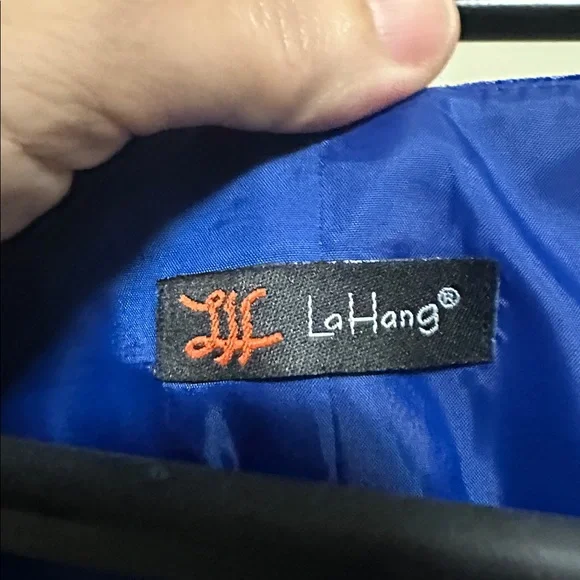 La Hang Vest‎ - Picture 4 of 8
